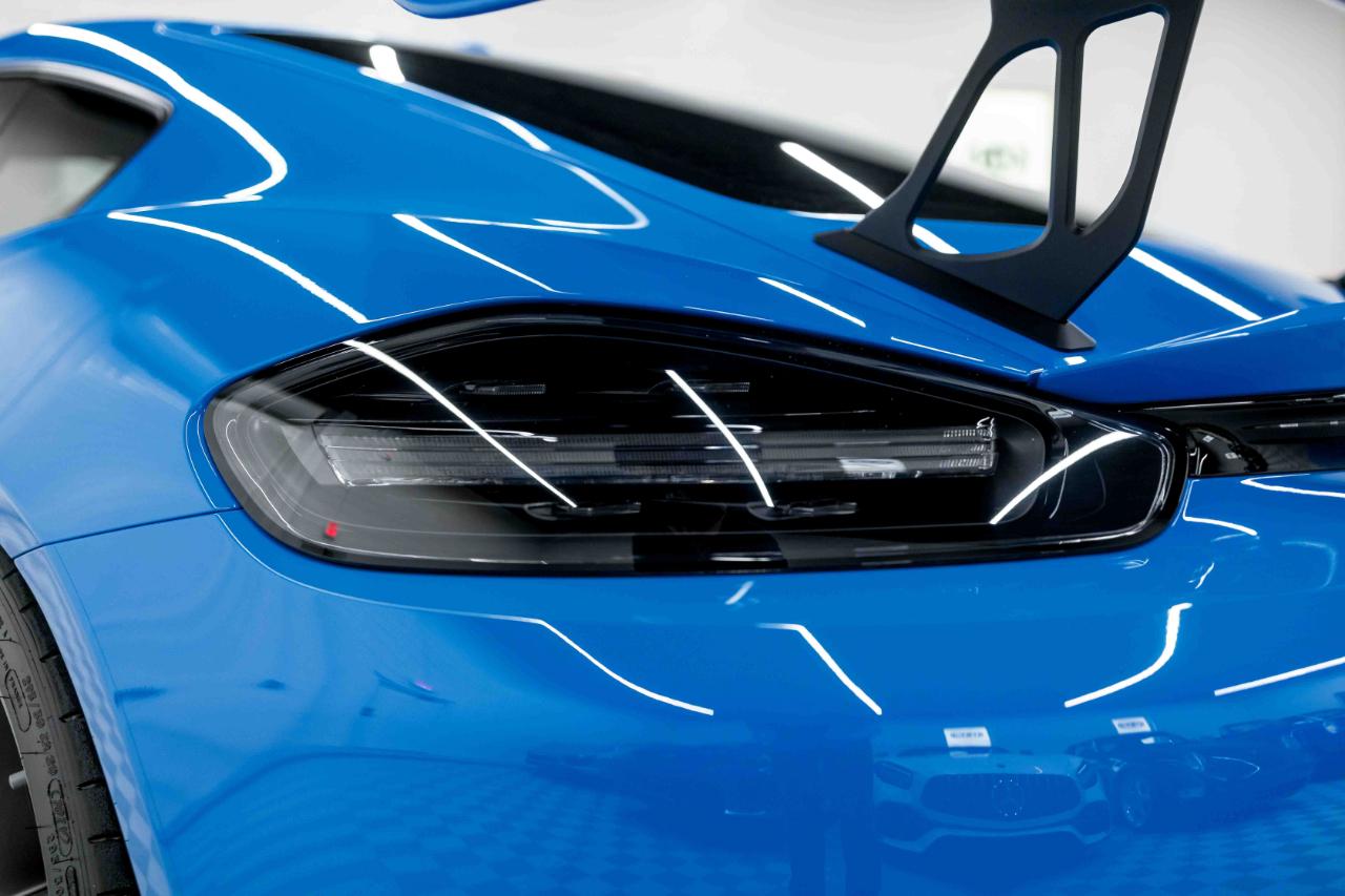 Porsche 718 Cayman GT4 2022