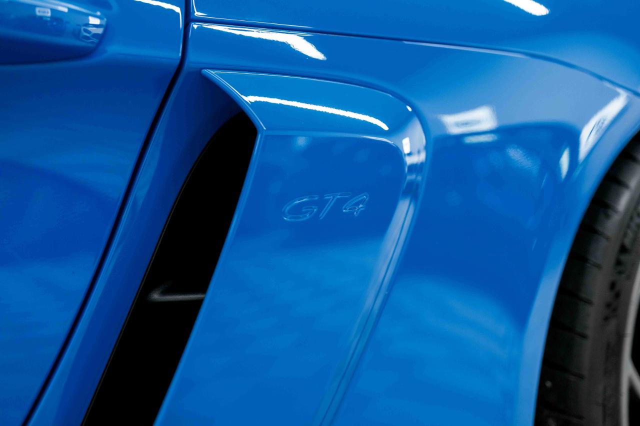 Porsche 718 Cayman GT4 2022