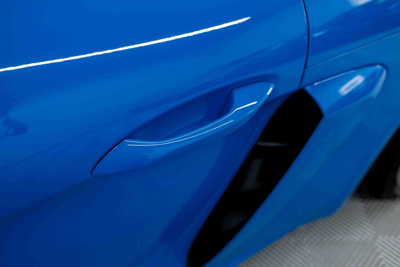 Porsche 718 Cayman GT4 2022