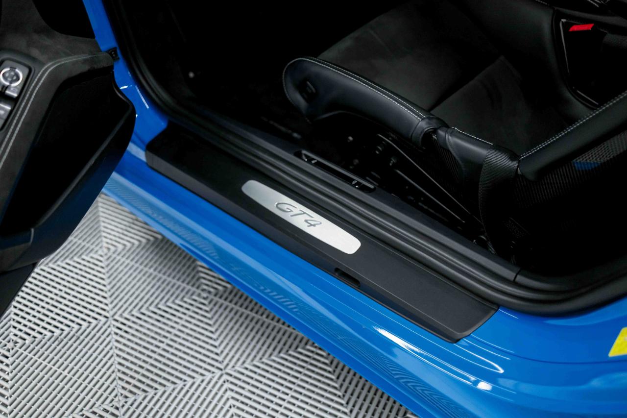 Porsche 718 Cayman GT4 2022