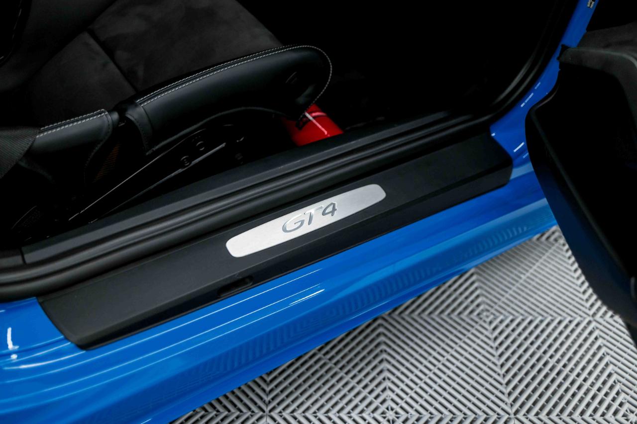 Porsche 718 Cayman GT4 2022