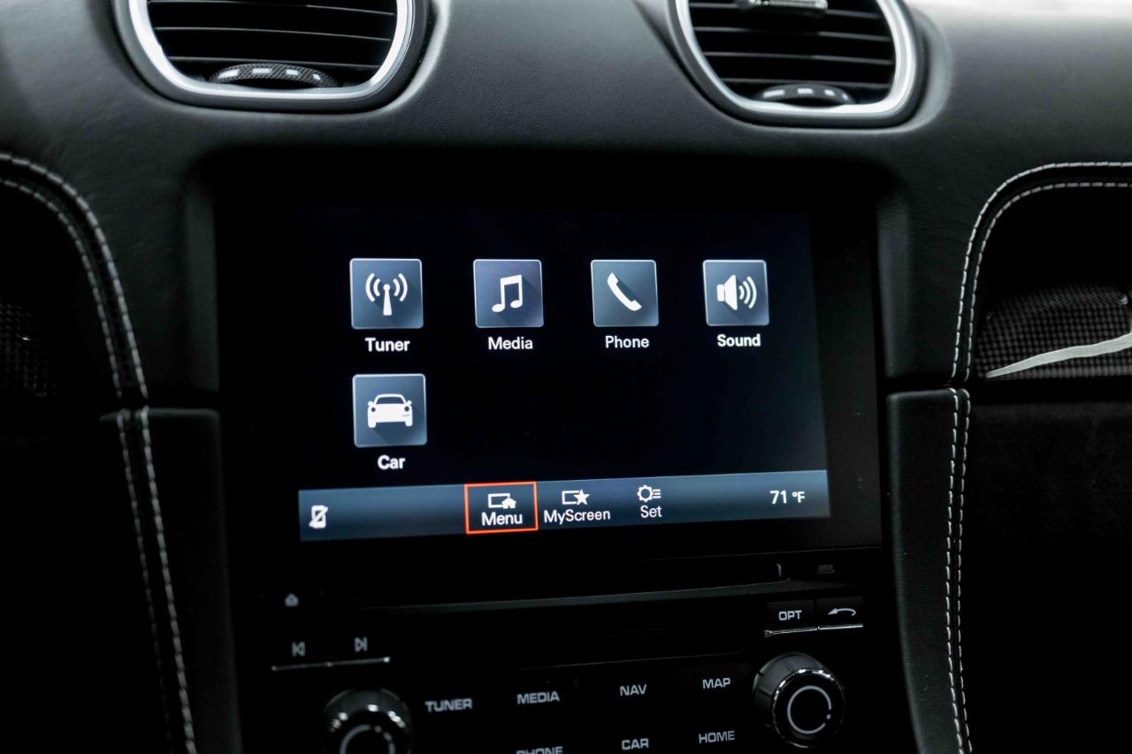 Porsche 718 Cayman GT4 2022