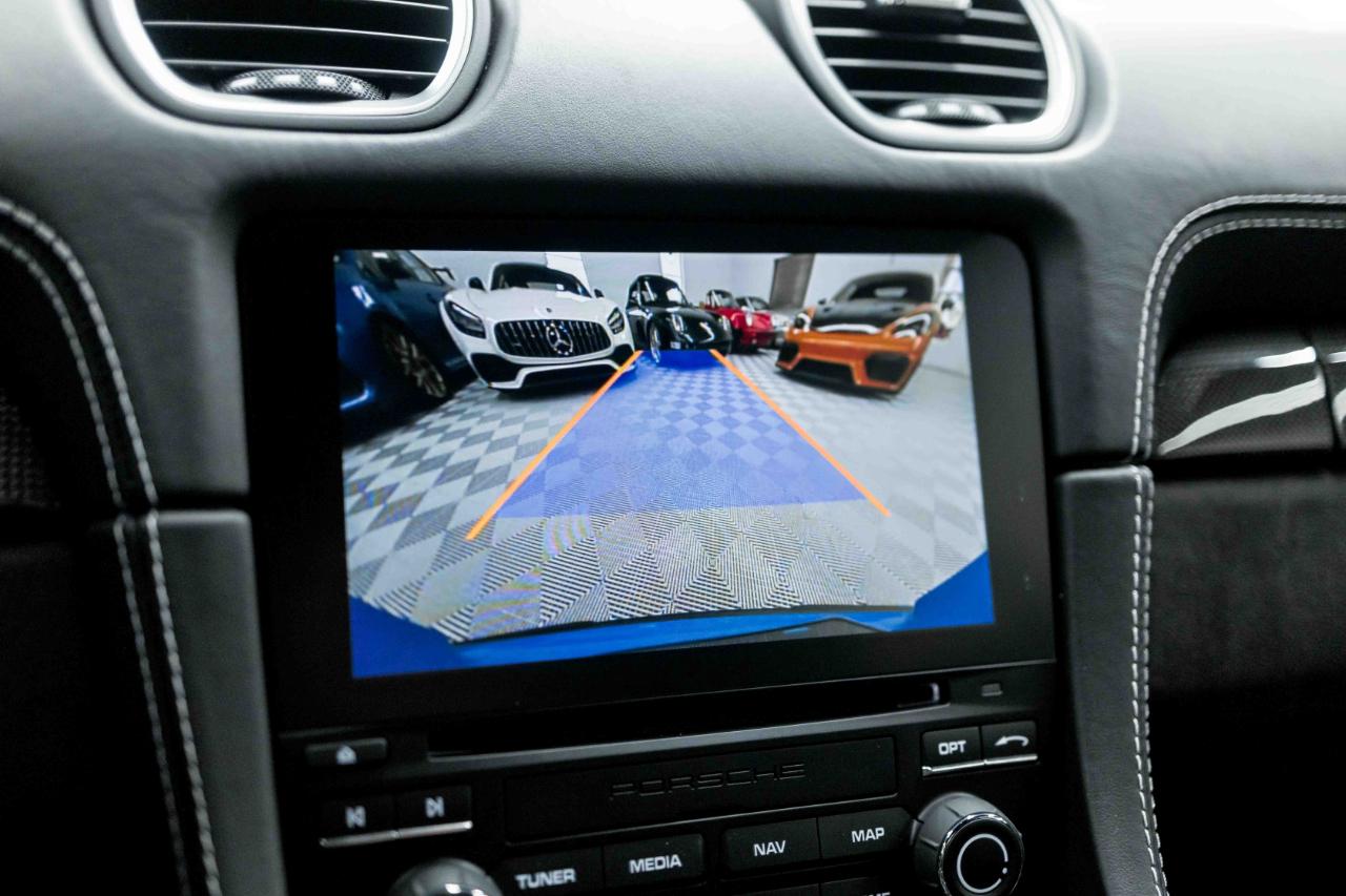 Porsche 718 Cayman GT4 2022