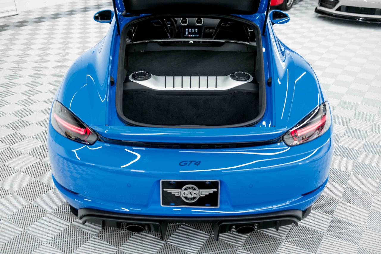 Porsche 718 Cayman GT4 2022