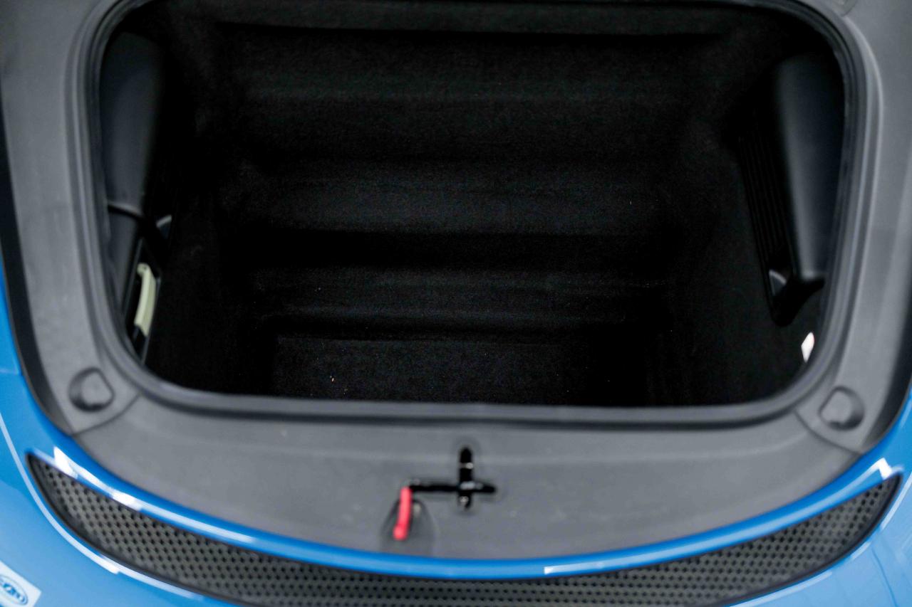 Porsche 718 Cayman GT4 2022