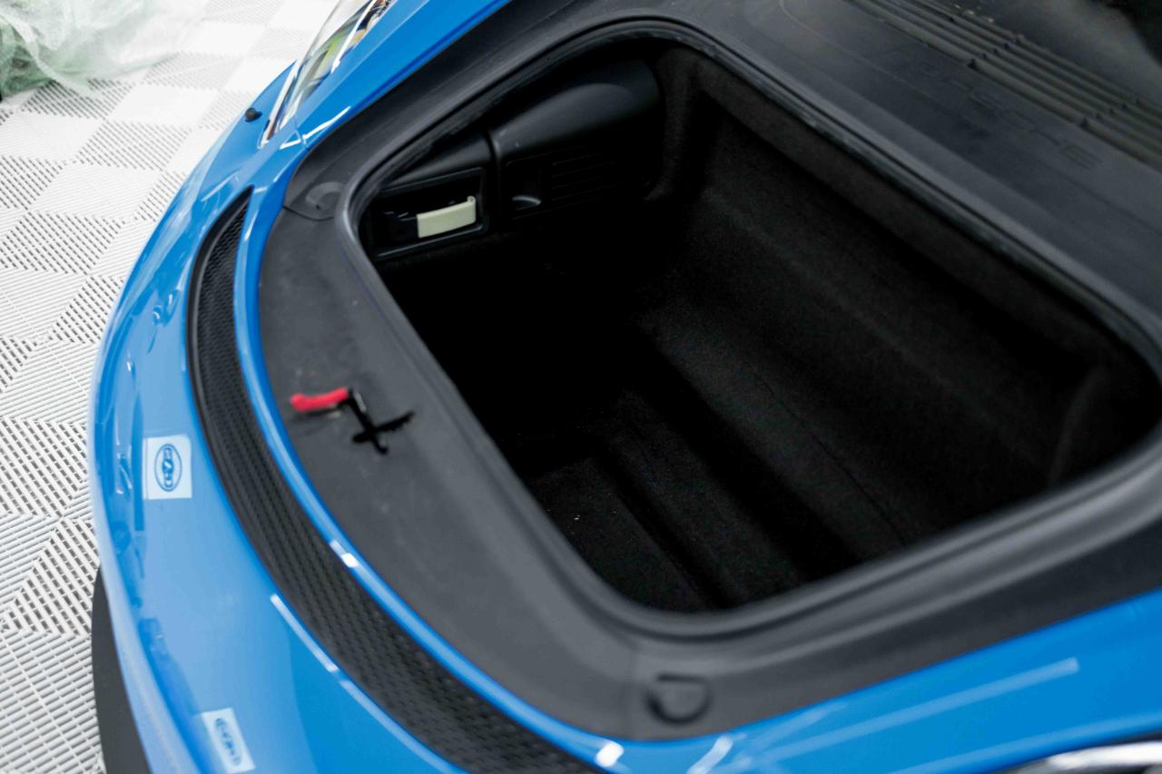 Porsche 718 Cayman GT4 2022