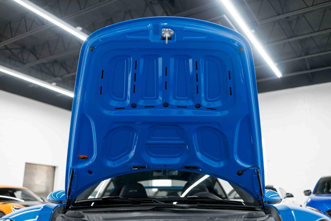 Porsche 718 Cayman GT4 2022