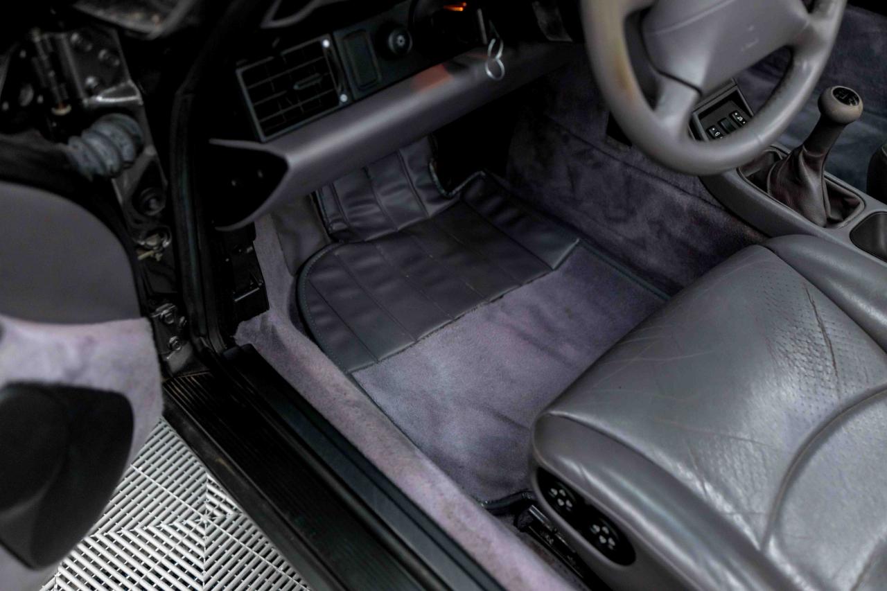 Porsche 911 Carrera Cabriolet 1997