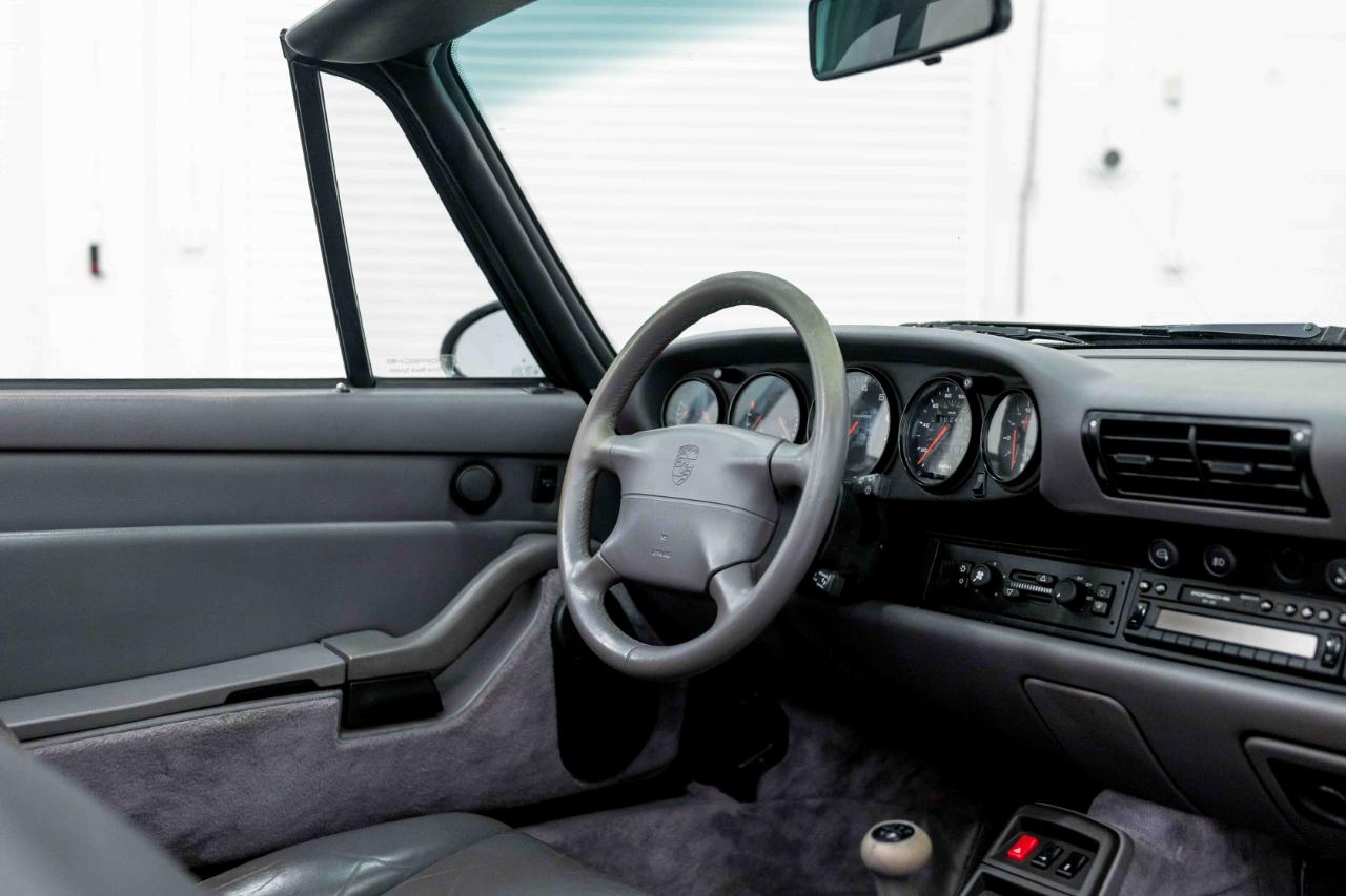 Porsche 911 Carrera Cabriolet 1997