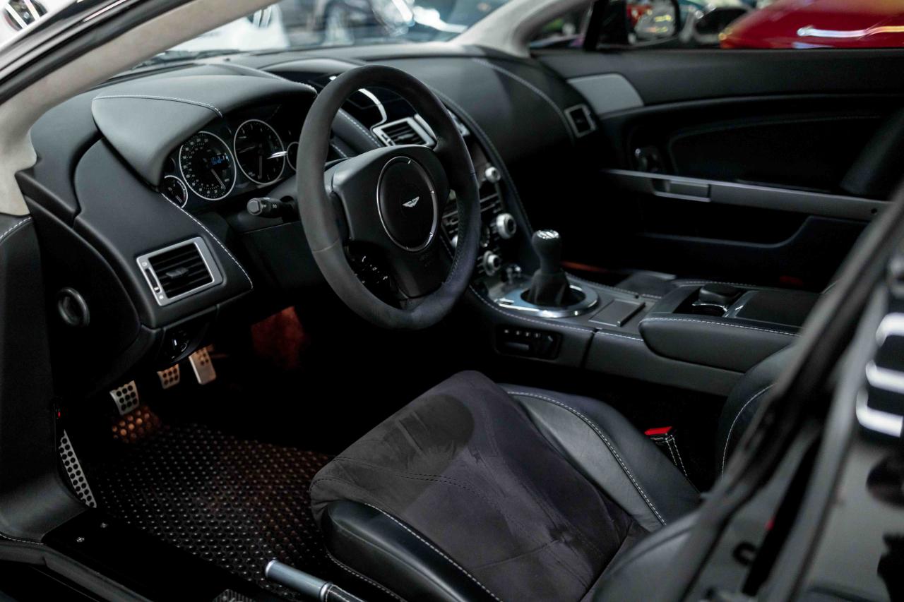 Aston Martin V8 Vantage 2dr Cpe Sportshift N420 2011