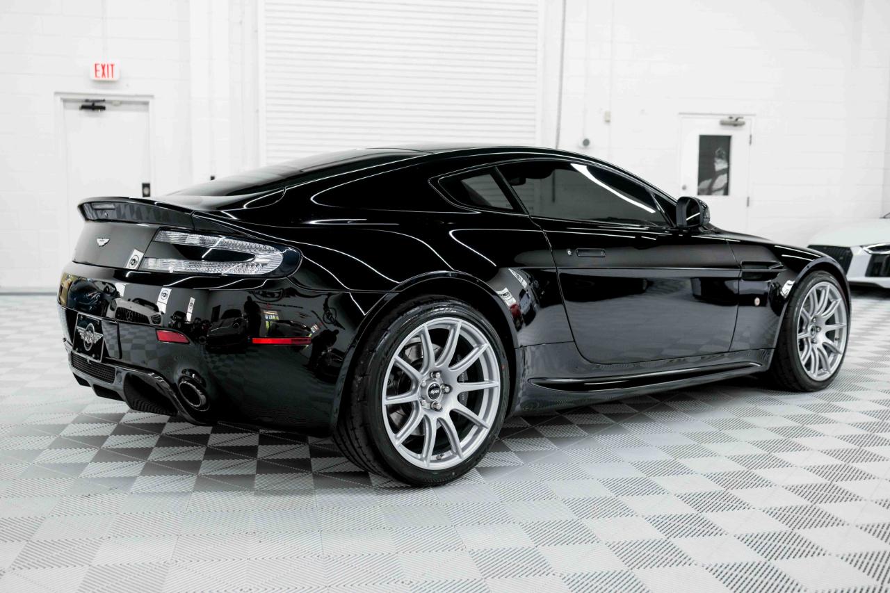 Aston Martin V8 Vantage 2dr Cpe Sportshift N420 2011