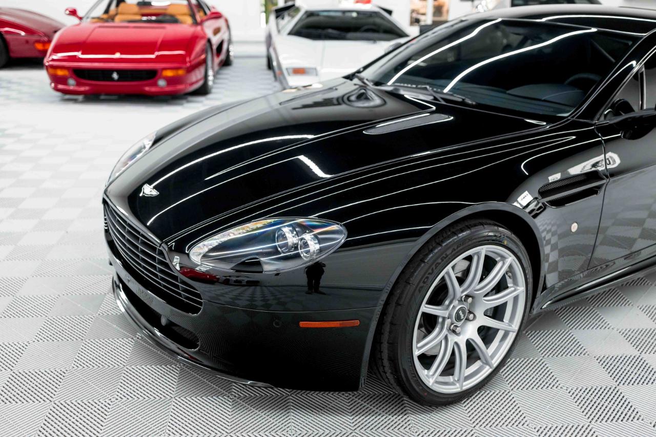 Aston Martin V8 Vantage 2dr Cpe Sportshift N420 2011
