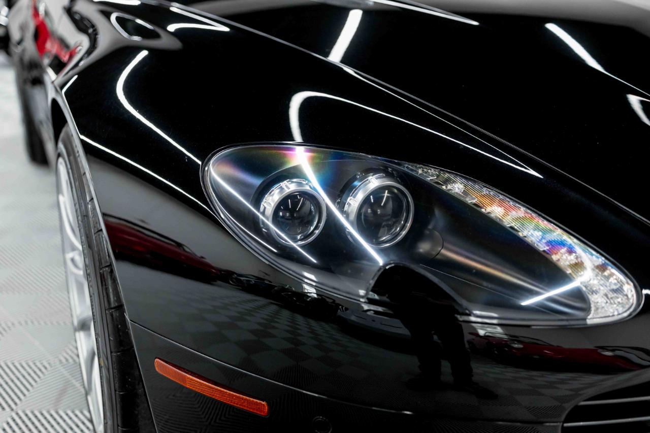 Aston Martin V8 Vantage 2dr Cpe Sportshift N420 2011