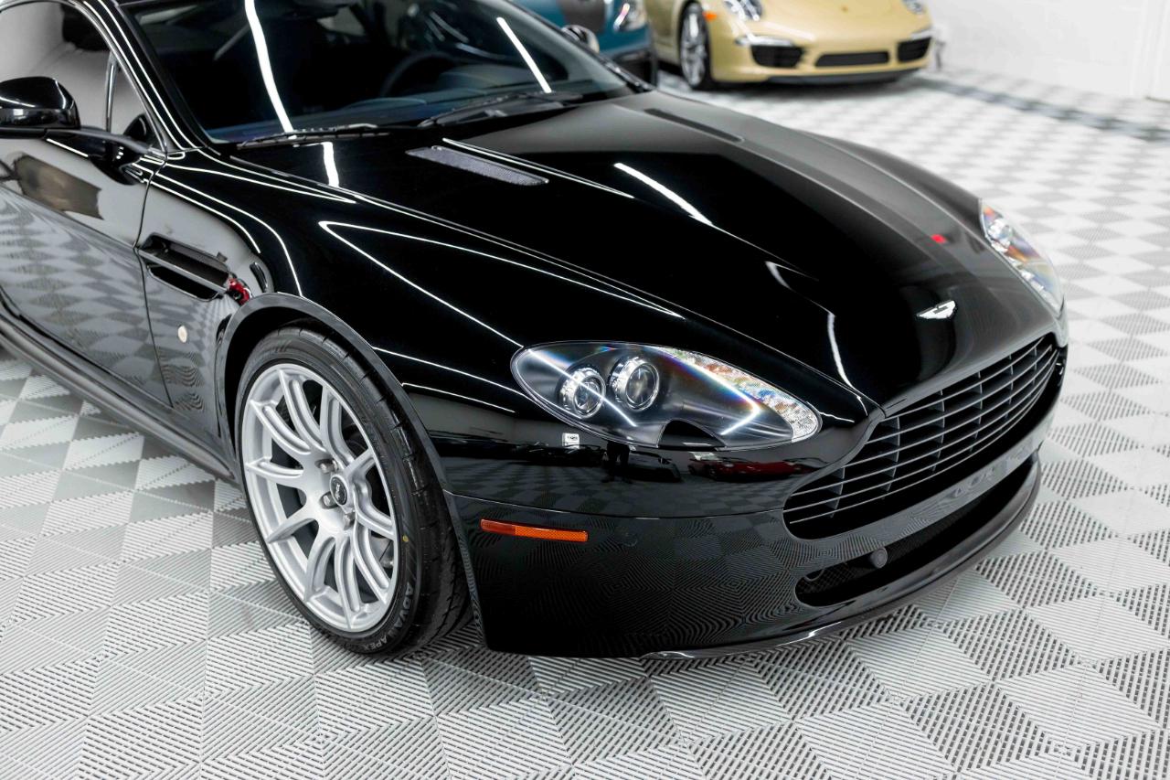 Aston Martin V8 Vantage 2dr Cpe Sportshift N420 2011