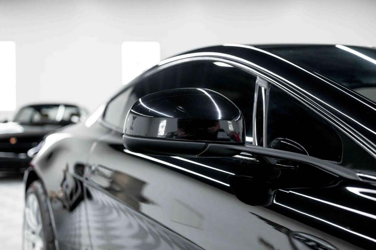 Aston Martin V8 Vantage 2dr Cpe Sportshift N420 2011