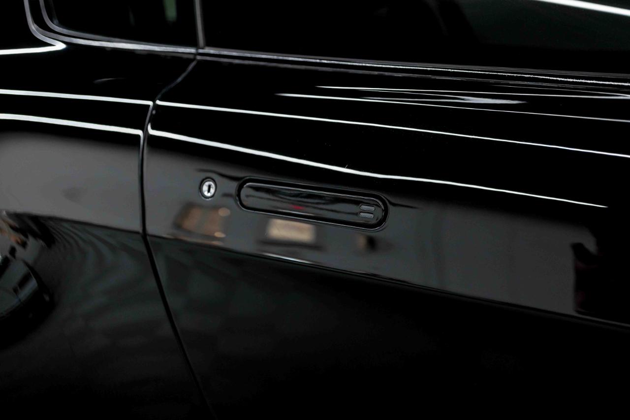 Aston Martin V8 Vantage 2dr Cpe Sportshift N420 2011