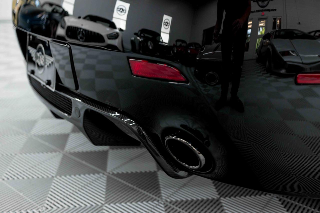 Aston Martin V8 Vantage 2dr Cpe Sportshift N420 2011