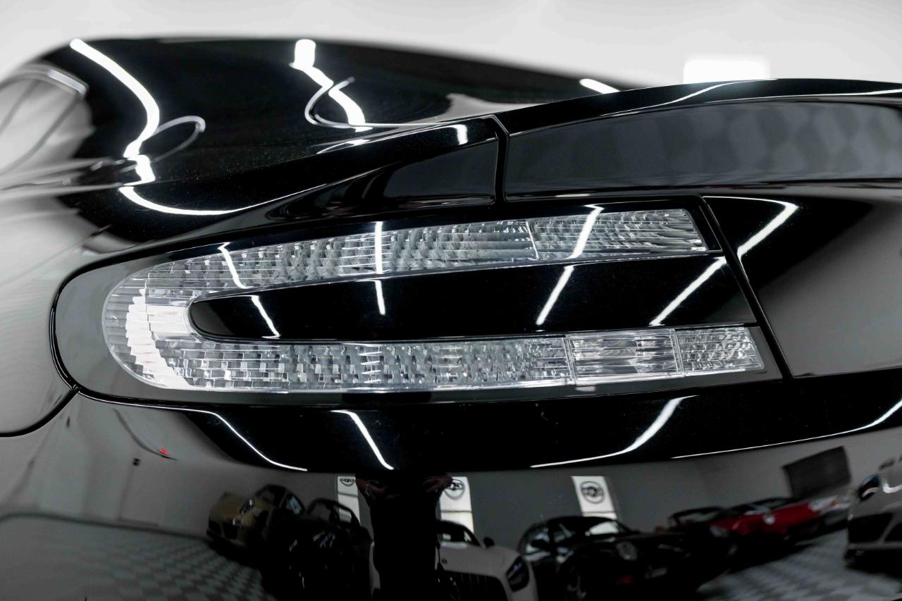 Aston Martin V8 Vantage 2dr Cpe Sportshift N420 2011