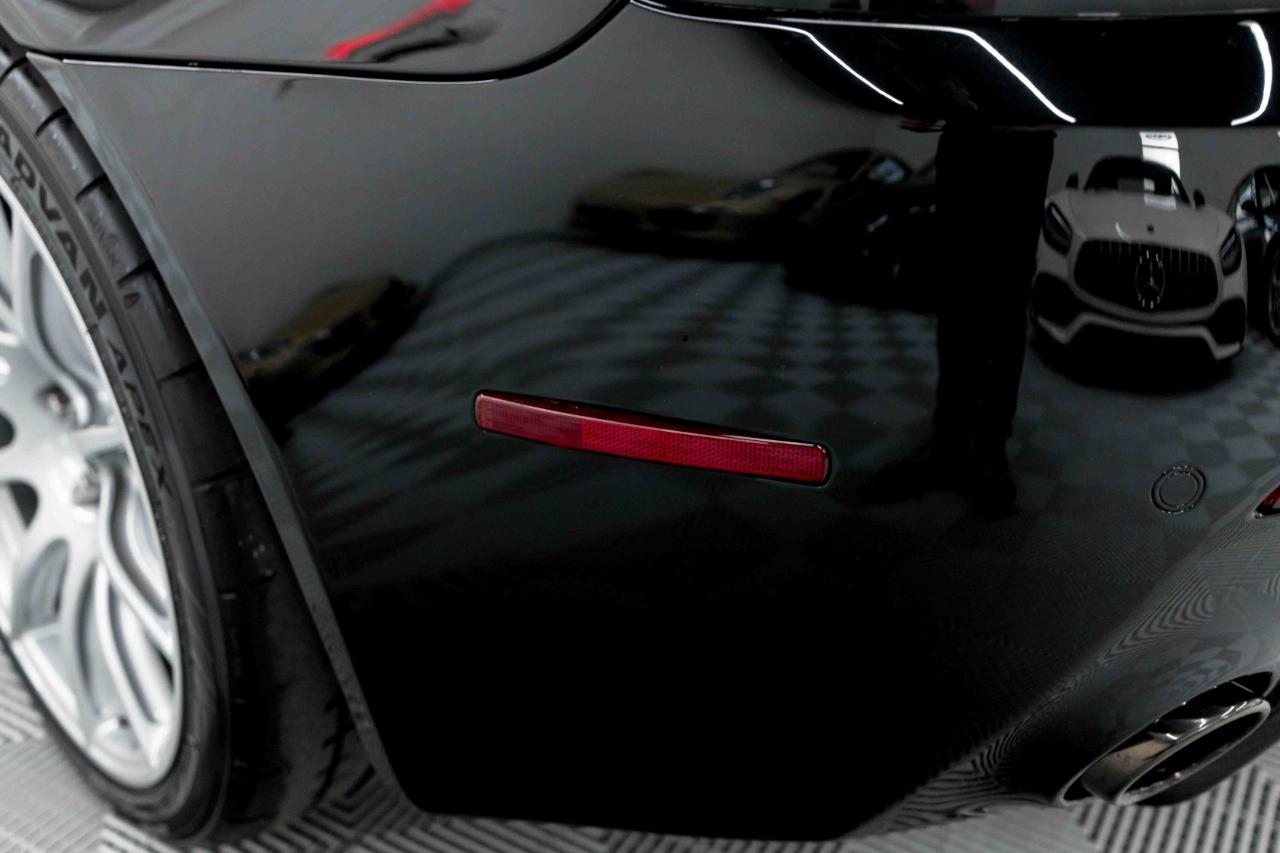 Aston Martin V8 Vantage 2dr Cpe Sportshift N420 2011