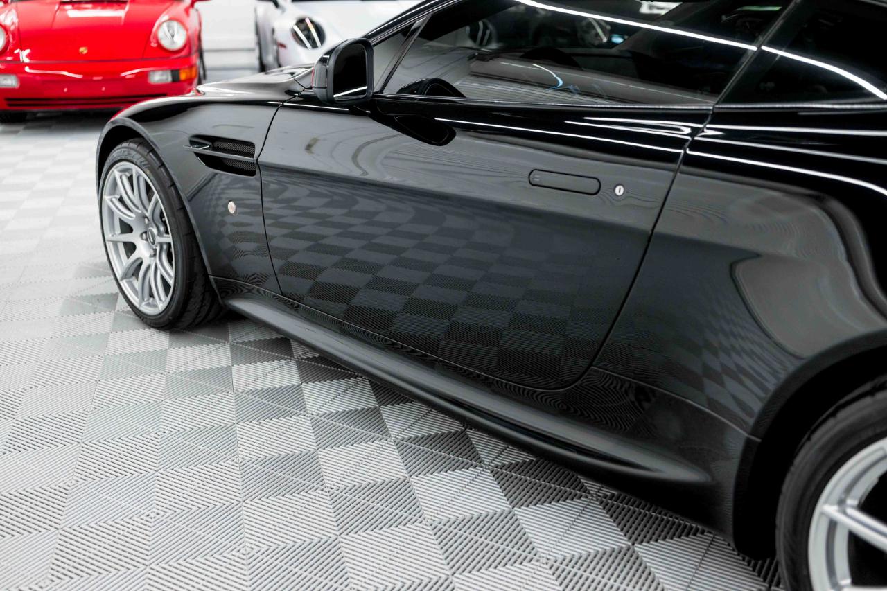 Aston Martin V8 Vantage 2dr Cpe Sportshift N420 2011