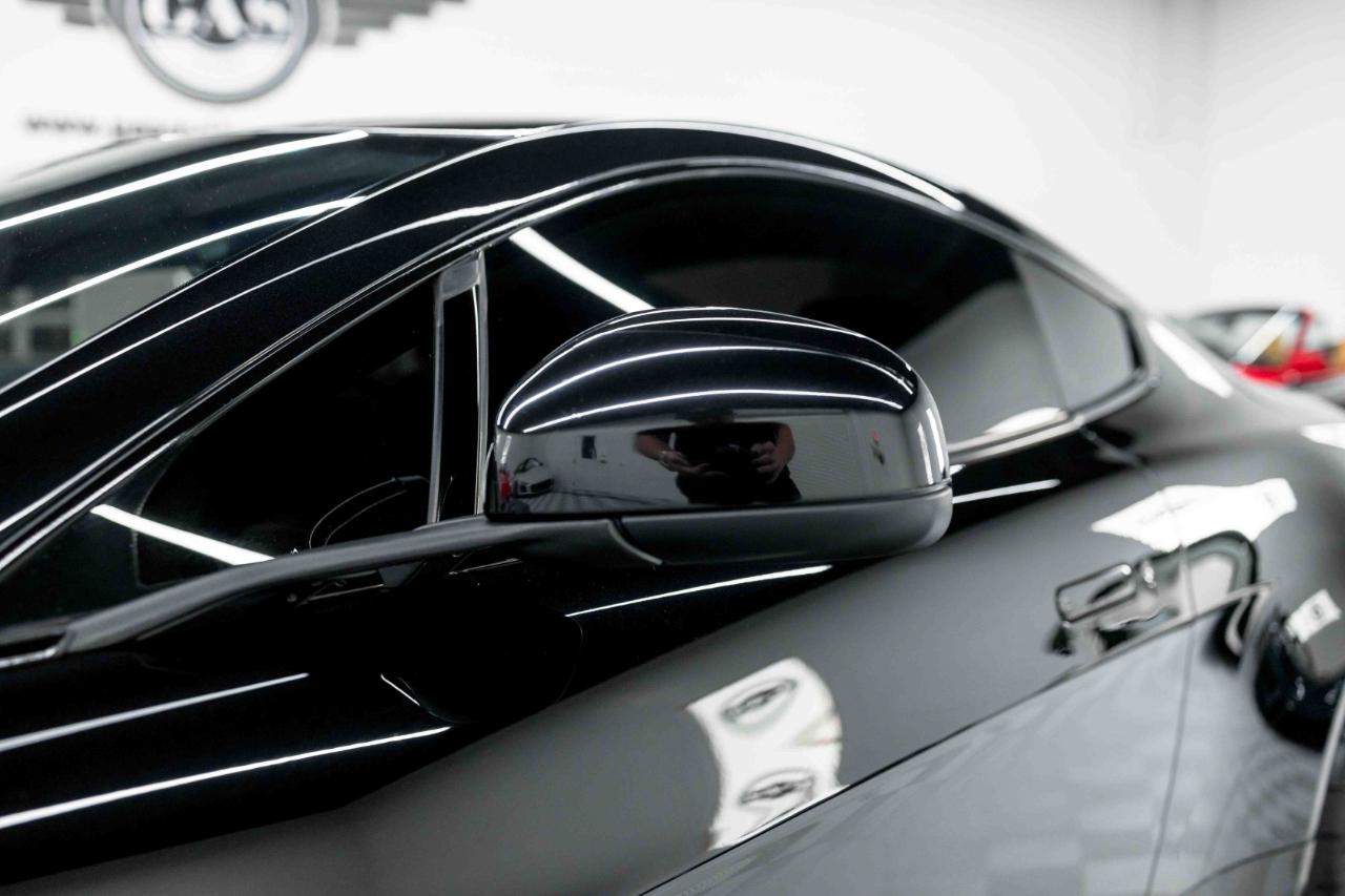 Aston Martin V8 Vantage 2dr Cpe Sportshift N420 2011