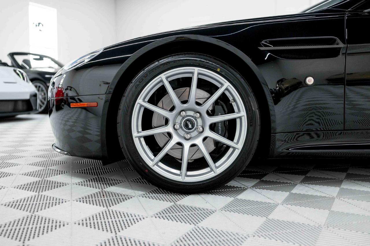 Aston Martin V8 Vantage 2dr Cpe Sportshift N420 2011