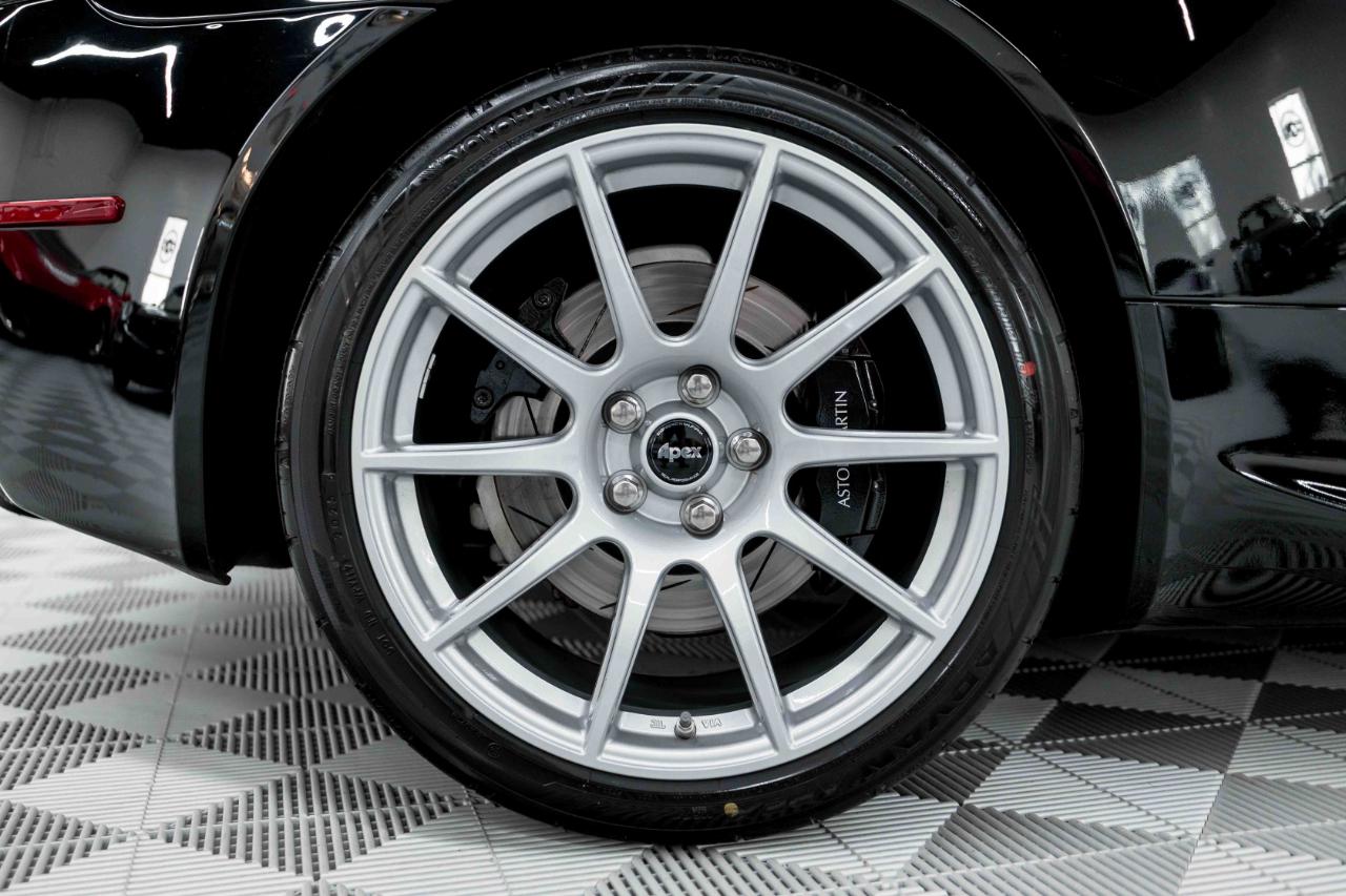 Aston Martin V8 Vantage 2dr Cpe Sportshift N420 2011