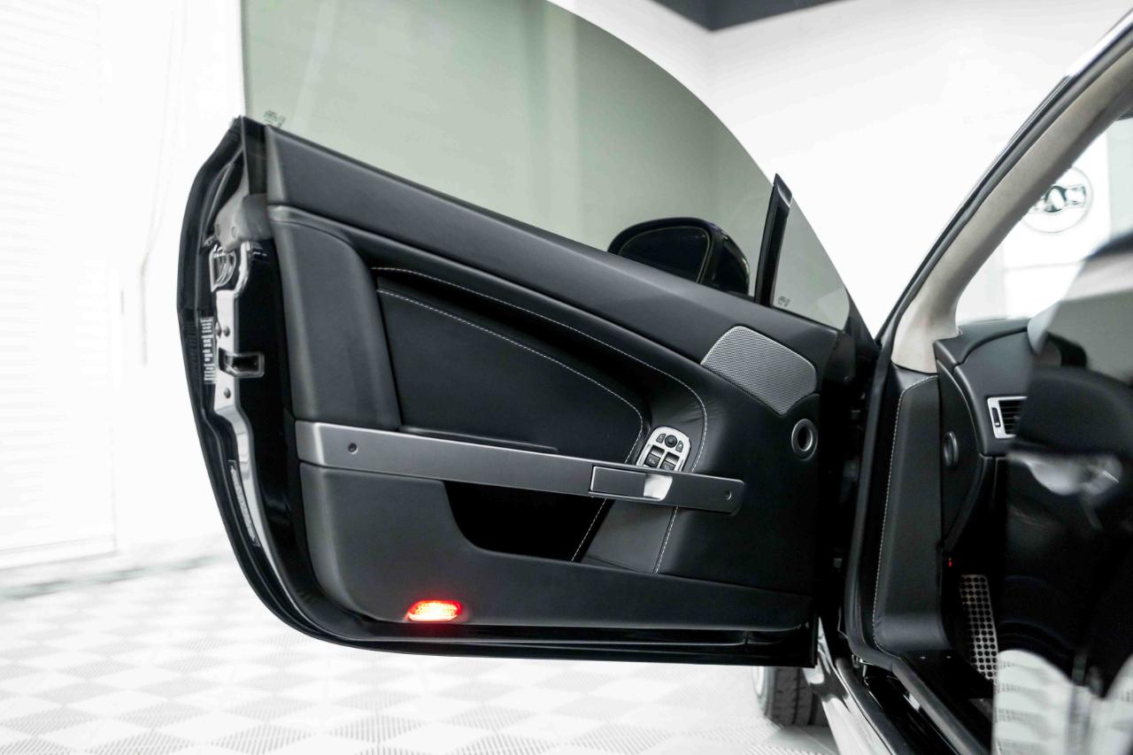 Aston Martin V8 Vantage 2dr Cpe Sportshift N420 2011