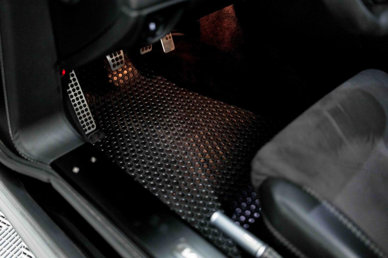 Aston Martin V8 Vantage 2dr Cpe Sportshift N420 2011