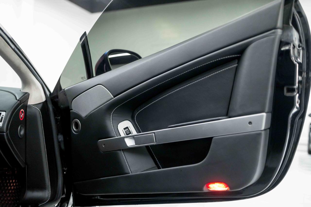 Aston Martin V8 Vantage 2dr Cpe Sportshift N420 2011