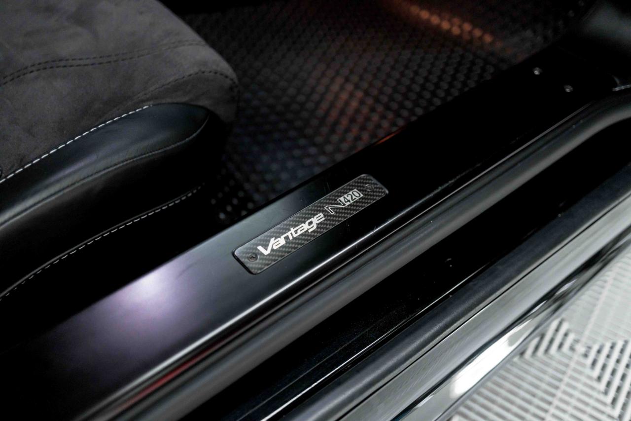 Aston Martin V8 Vantage 2dr Cpe Sportshift N420 2011