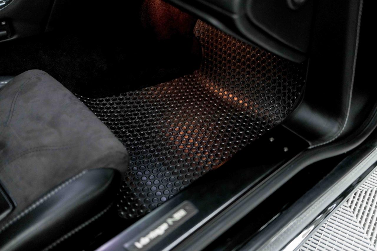 Aston Martin V8 Vantage 2dr Cpe Sportshift N420 2011