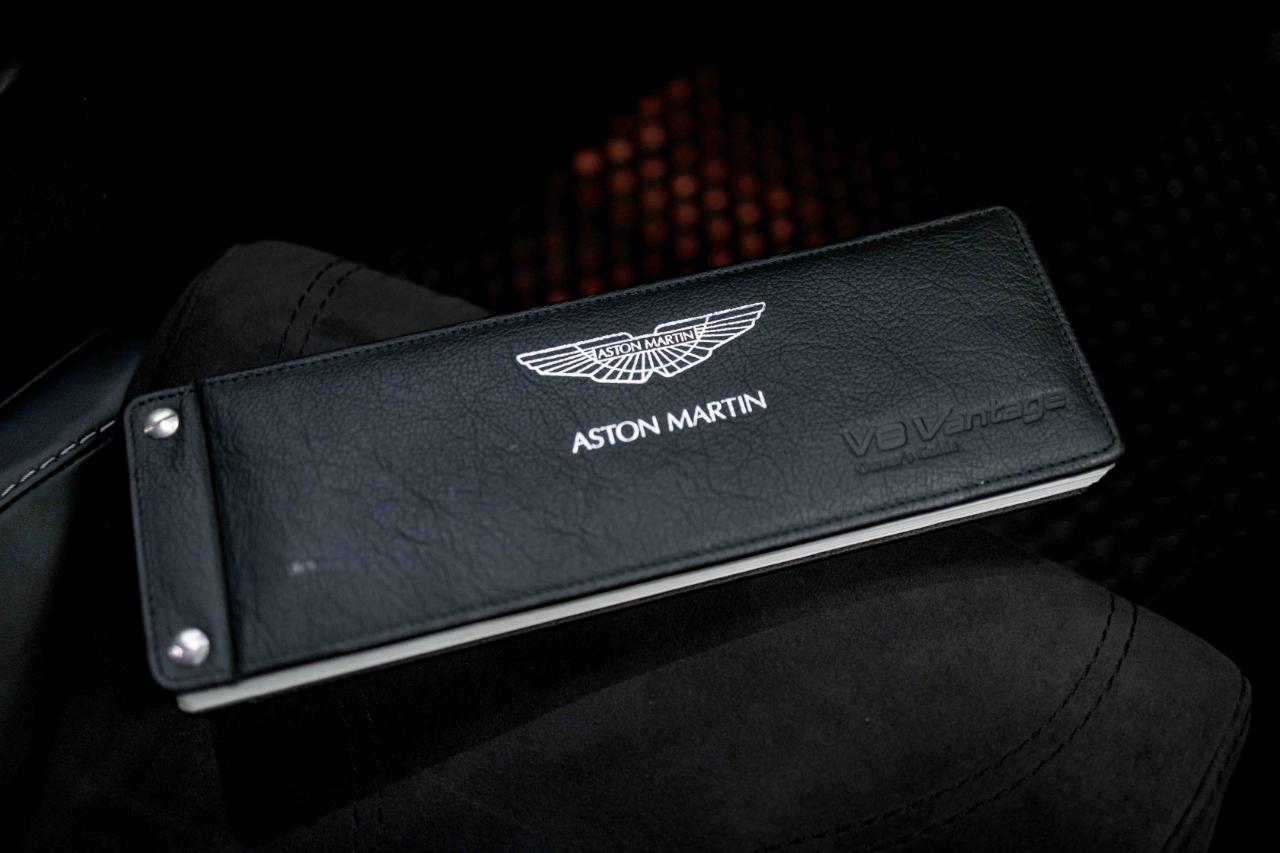 Aston Martin V8 Vantage 2dr Cpe Sportshift N420 2011