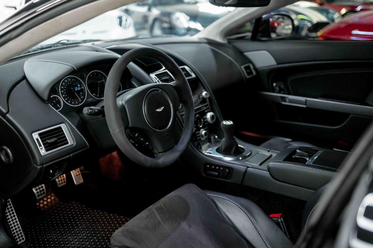 Aston Martin V8 Vantage 2dr Cpe Sportshift N420 2011