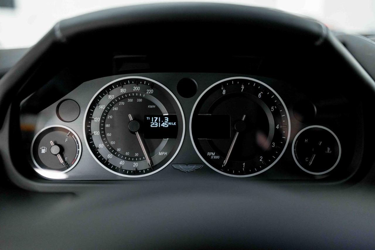 Aston Martin V8 Vantage 2dr Cpe Sportshift N420 2011