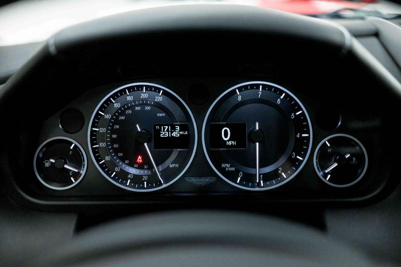 Aston Martin V8 Vantage 2dr Cpe Sportshift N420 2011