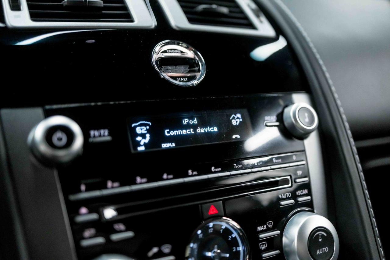 Aston Martin V8 Vantage 2dr Cpe Sportshift N420 2011