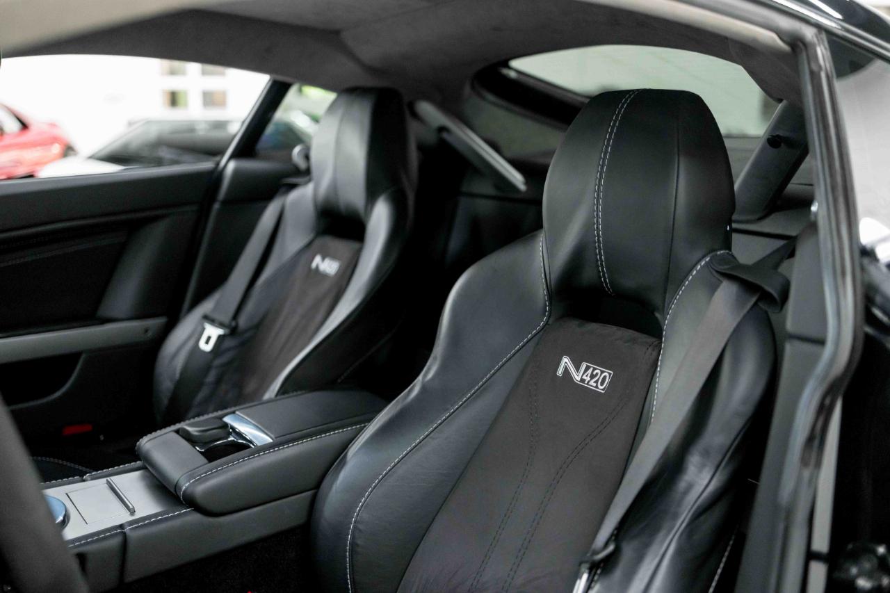 Aston Martin V8 Vantage 2dr Cpe Sportshift N420 2011