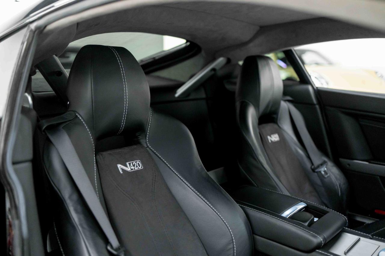 Aston Martin V8 Vantage 2dr Cpe Sportshift N420 2011