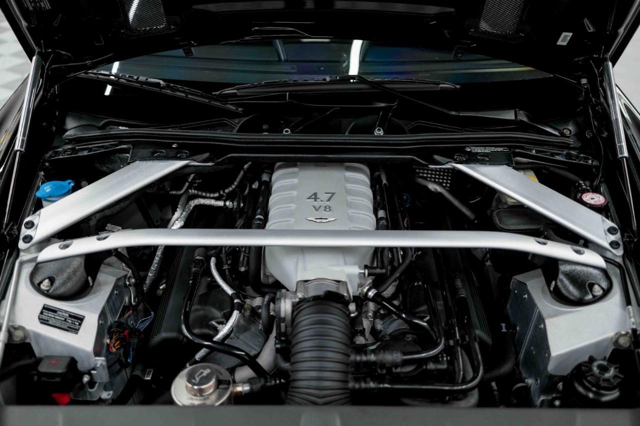 Aston Martin V8 Vantage 2dr Cpe Sportshift N420 2011