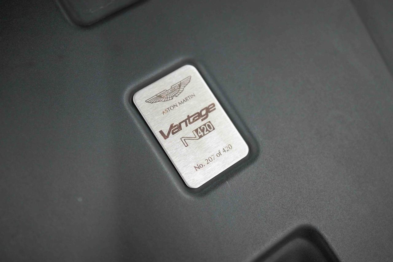 Aston Martin V8 Vantage 2dr Cpe Sportshift N420 2011