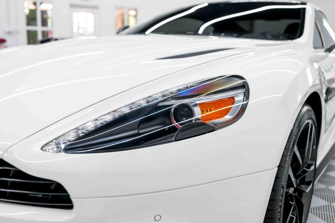 Aston Martin Vanquish Coupe 2016