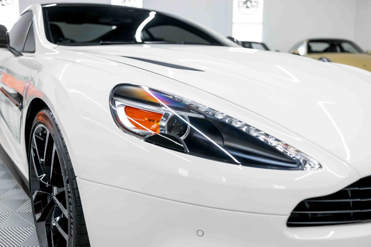 Aston Martin Vanquish Coupe 2016