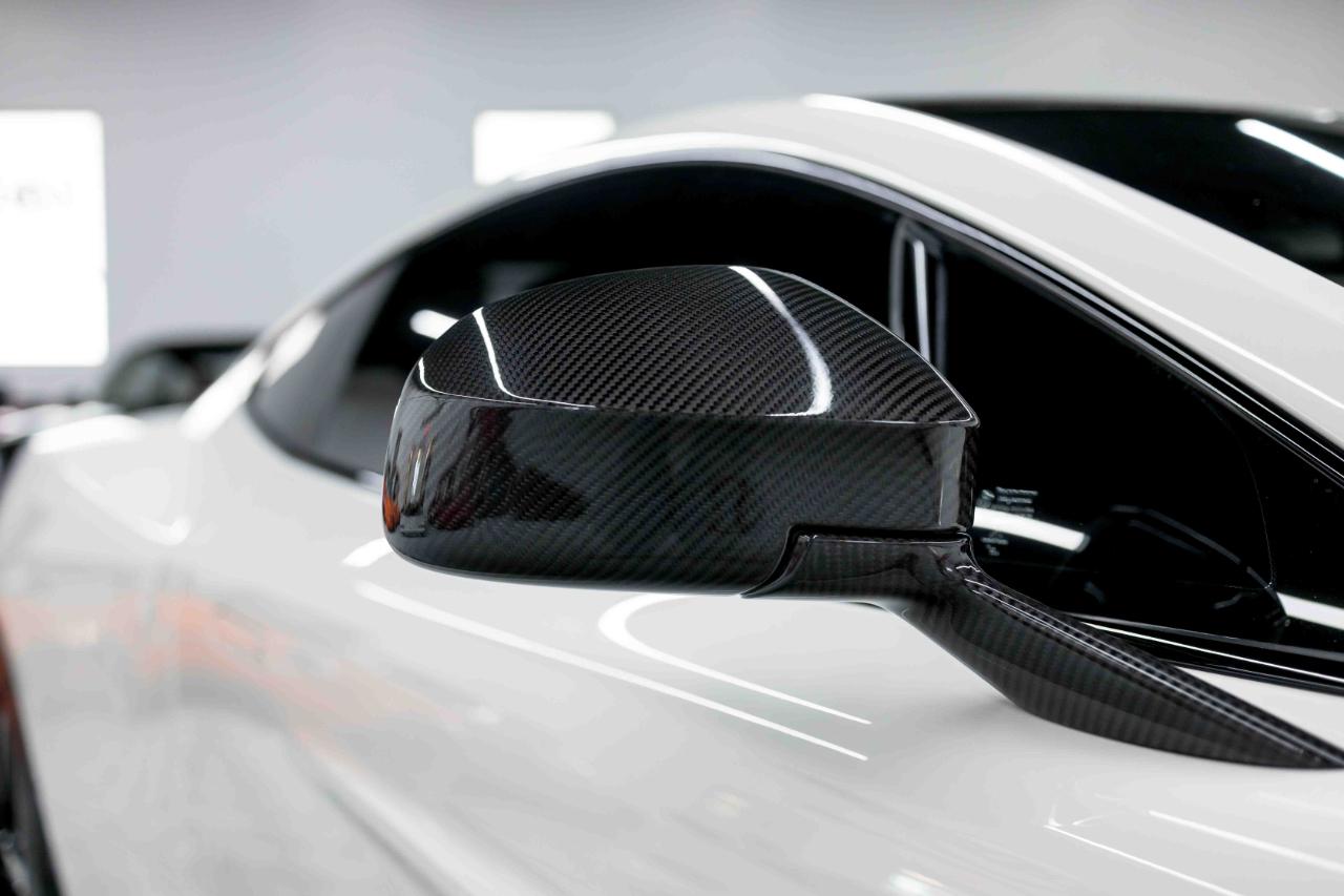 Aston Martin Vanquish Coupe 2016