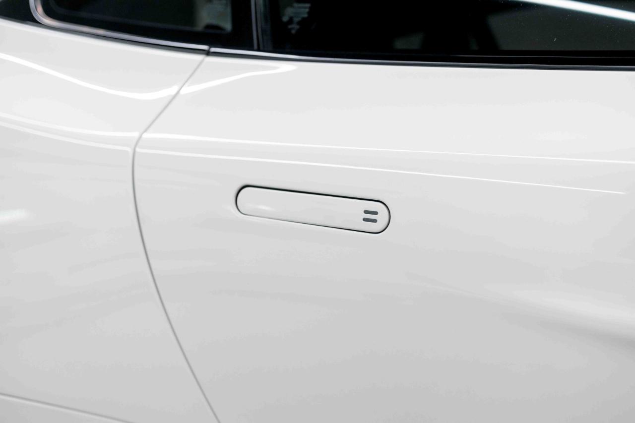 Aston Martin Vanquish Coupe 2016