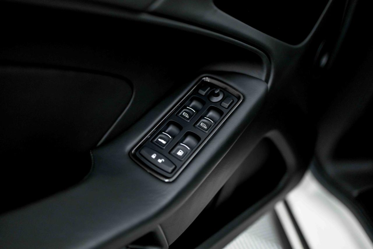 Aston Martin Vanquish Coupe 2016