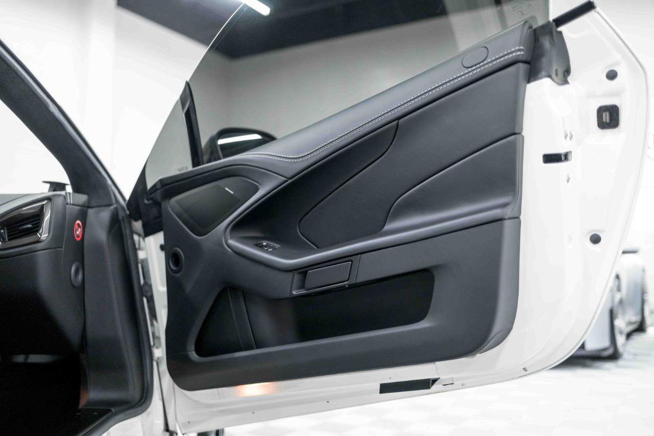 Aston Martin Vanquish Coupe 2016