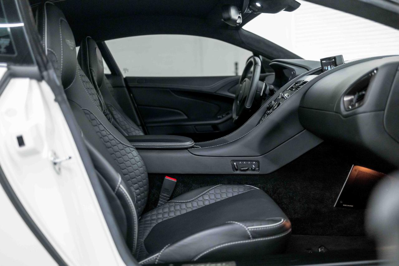 Aston Martin Vanquish Coupe 2016