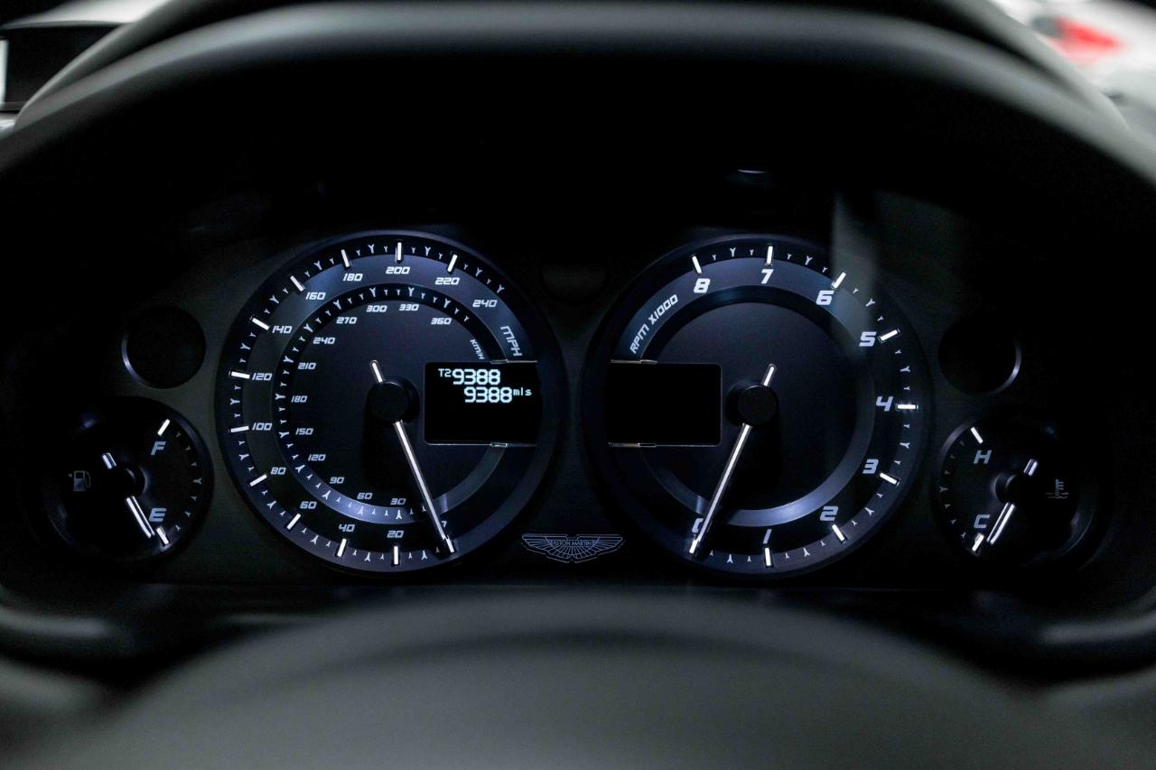 Aston Martin Vanquish Coupe 2016