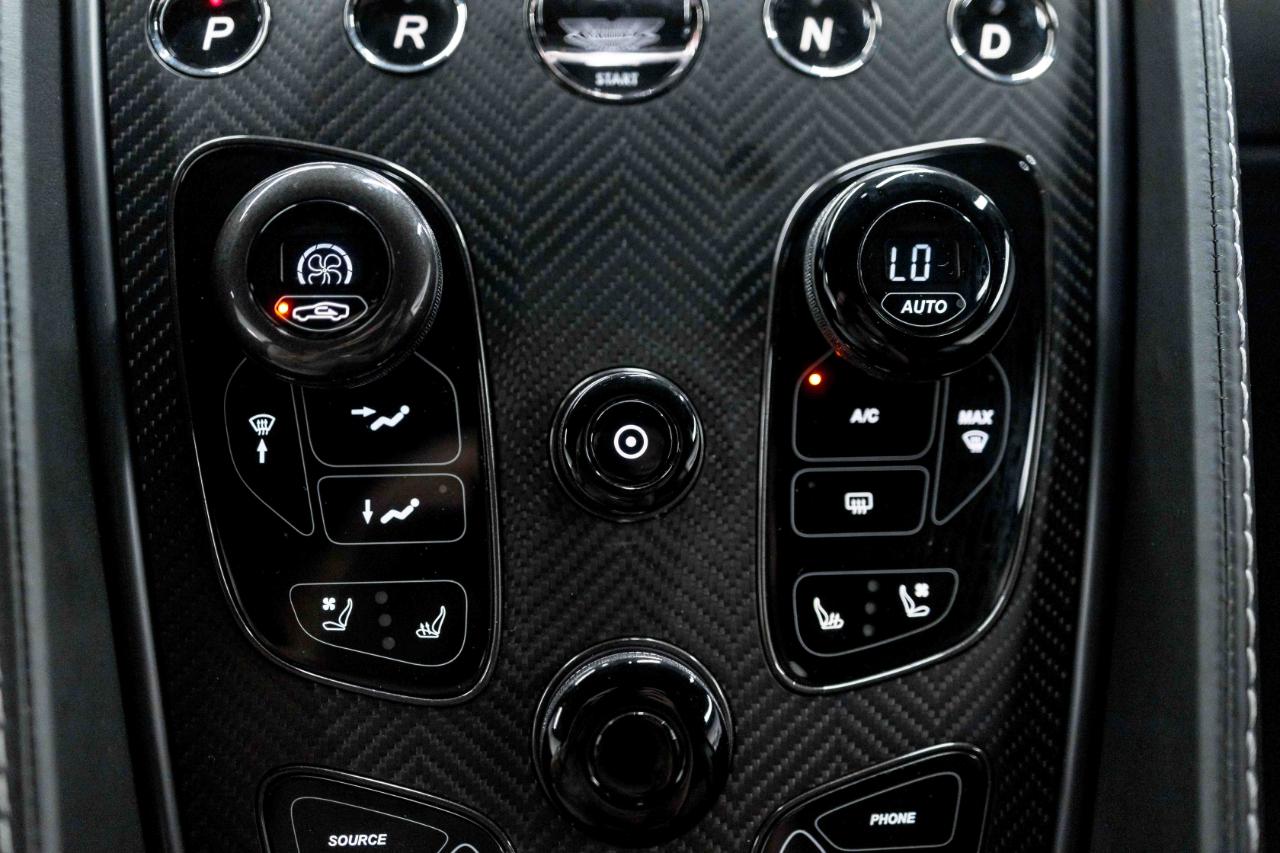 Aston Martin Vanquish Coupe 2016